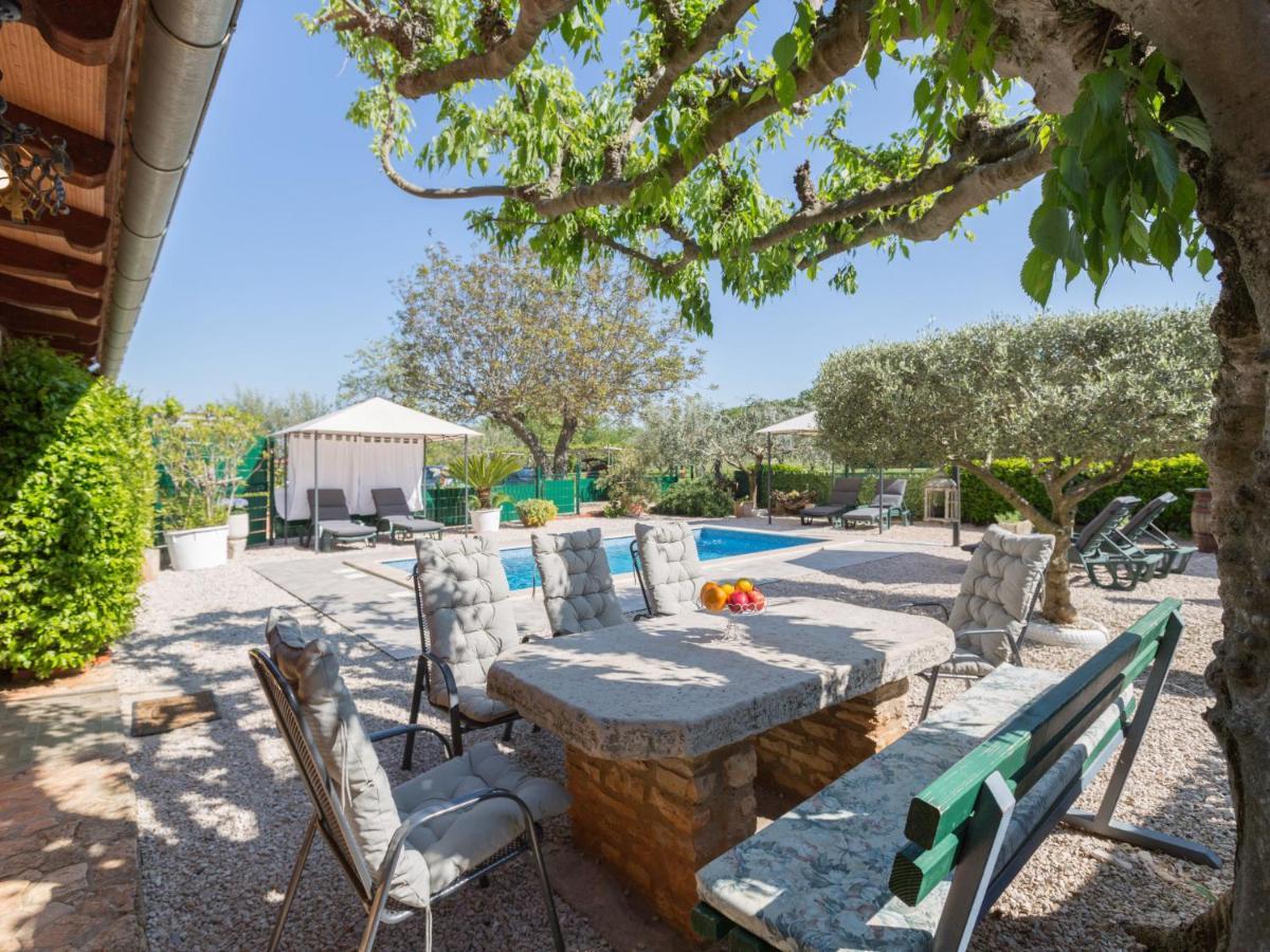 Holiday Home Villa Lucky By Interhome Brtonigla Exterior foto