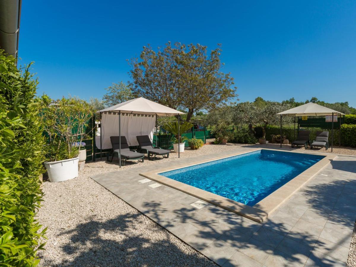 Holiday Home Villa Lucky By Interhome Brtonigla Exterior foto